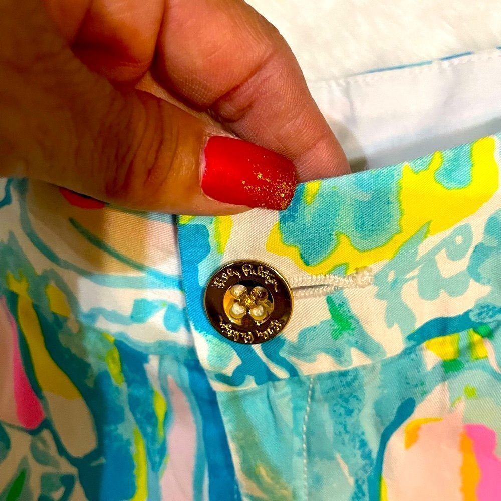 (B5) Lilly Pulitzer short Size 2 - Picture 4 of 12